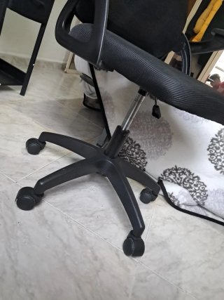 Silla de oficina ergonómica negra