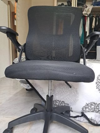 Silla de oficina ergonómica negra