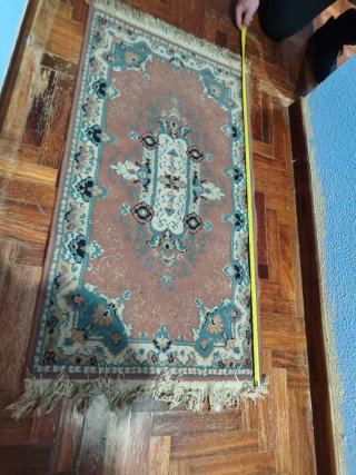 Alfombras vintage beige y rojo