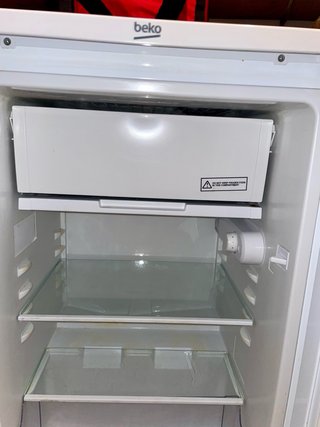 Frigorífico Beko bajo encimera blanco