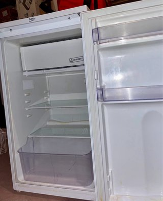 Frigorífico Beko bajo encimera blanco