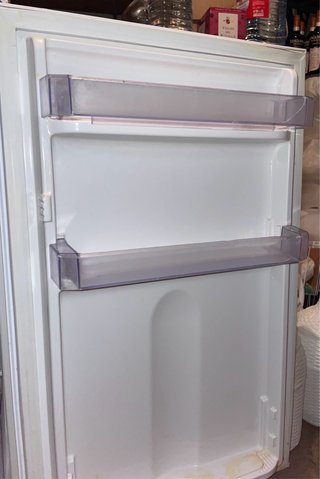 Frigorífico Beko bajo encimera blanco