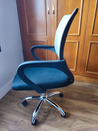 Silla de escritorio ergonómica.