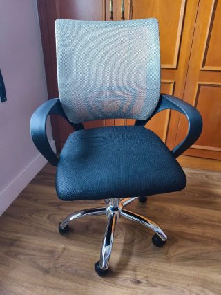 Silla de escritorio ergonómica.