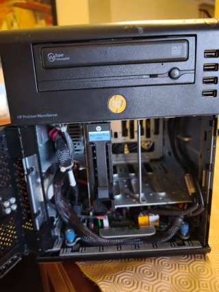 HP ProLiant MicroServer G7 N54L