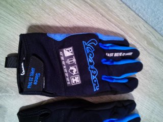 CUBIERTA Y GUANTES PARA VESPA