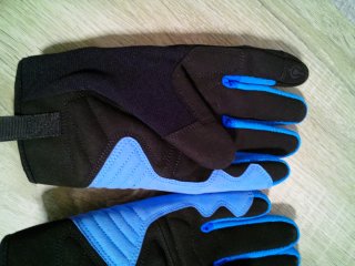 CUBIERTA Y GUANTES PARA VESPA