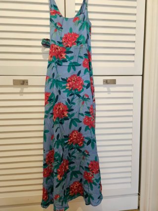 Vestido largo floral azul y rojo