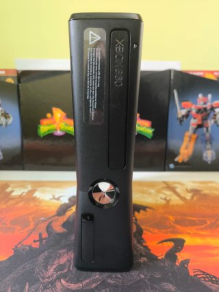 Xbox 360 Negra como nueva + 11 juegos