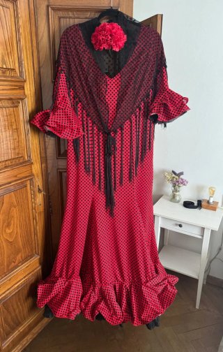 Traje de flamenca rojo con lunares