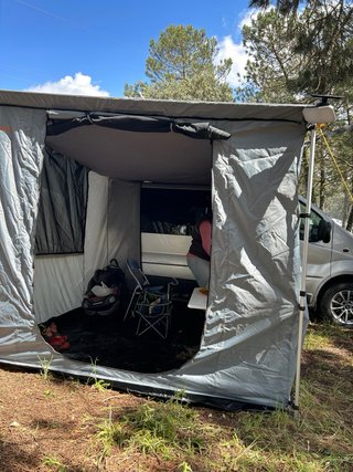 Toldo y cerramiento para camper/4x4