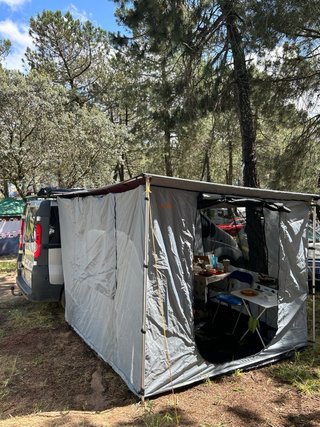 Toldo y cerramiento para camper/4x4