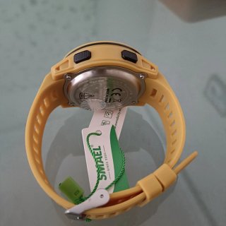 Reloj Digital SMAEL Amarillo y Negro
