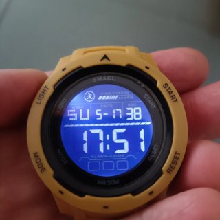 Reloj Digital SMAEL Amarillo y Negro