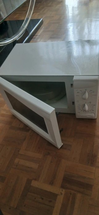 Microonde bianco
