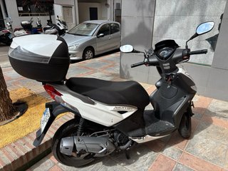 Kymco Agility City 125cc Scooter Automática