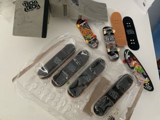 Kit Pista Tech Deck con Patinetes