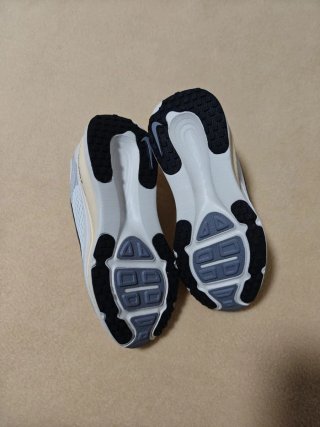 Nike Vomero Blancas beige 39