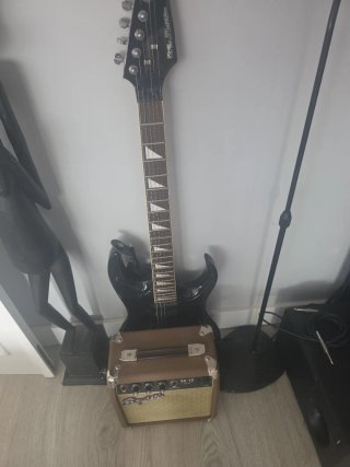 Guitarra Eléctrica Negra
