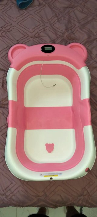 Bañera bebé rosa con báscula hasta 3 kilos.