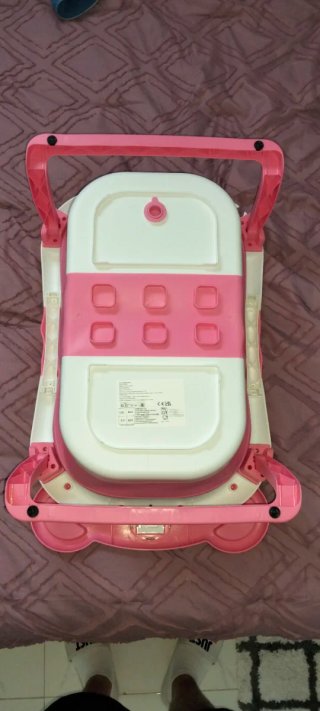 Bañera bebé rosa con báscula hasta 3 kilos.