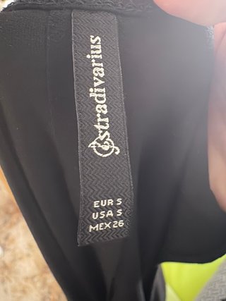 Camiseta sin mangas Stradivarius negra