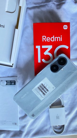 Redmi 13C 5G azul y negro 50MP 5000mAh