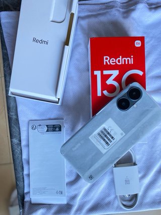 Redmi 13C 5G azul y negro 50MP 5000mAh