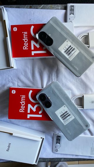 Redmi 13C 5G azul y negro 50MP 5000mAh