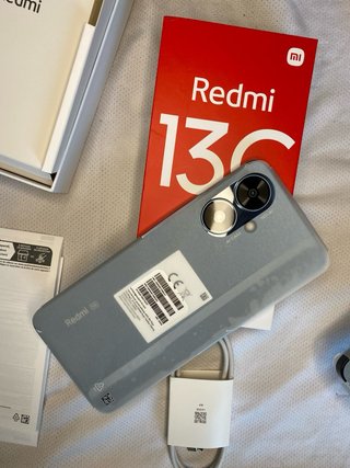 Redmi 13C 5G azul y negro 50MP 5000mAh