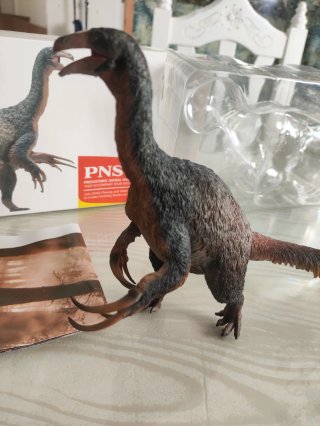 Figura dinosaurio Qingge Therizinosaurus PNSO