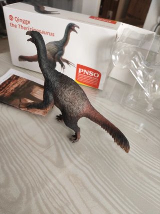 Figura dinosaurio Qingge Therizinosaurus PNSO