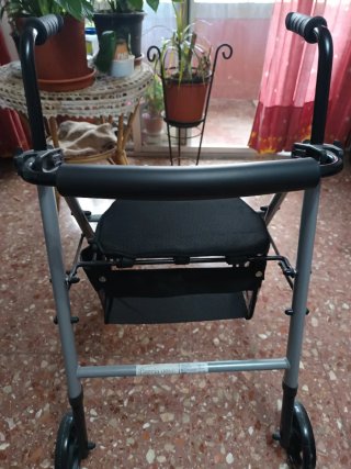 Andador Plegable con Asiento