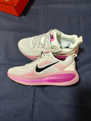 Zapatillas Nike Vomero Rosa fucsia 40