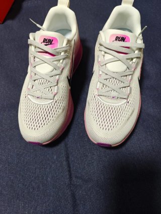Zapatillas Nike Vomero Rosa fucsia 40