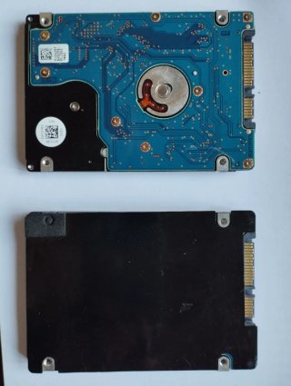 2 Discos Duros HGST 500GB SATA III
