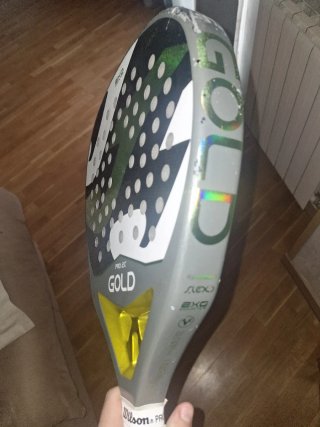Pala de pádel con rotura mínima, lo demás perfecto