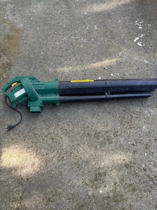 Soplador eléctrico verde