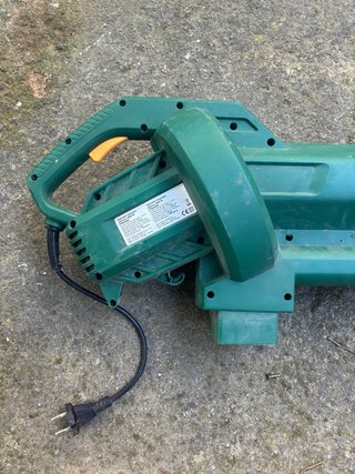 Soplador eléctrico verde