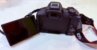 Canon EOS R50 Kit 18-150mm más extras.