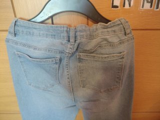 Vaqueros azules mujer con rotos