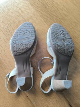 Sandalias Pitillos Beige tacón
