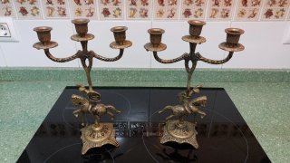 Orologio e Candelabri Antichi in Metallo