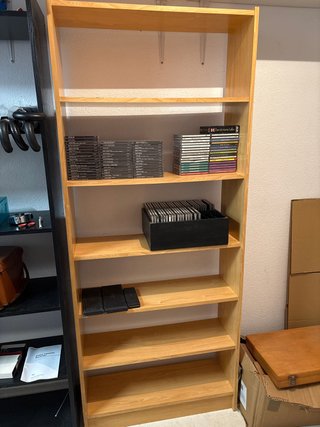 Estantería de madera  (Cd no esta incluidos )