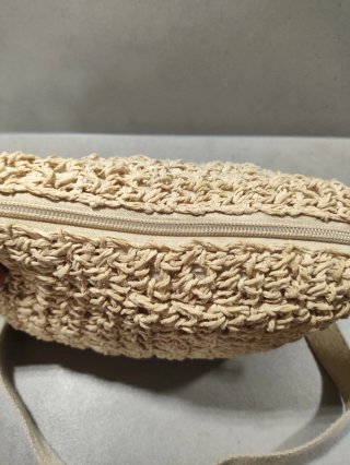 Bolsito de rafia beige