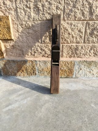Cepillo de carpintero de madera
