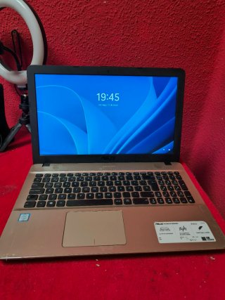 Portátil ASUS i3 6ª Gen 4GB RAM 500GB HDD