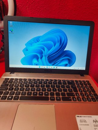 Portátil ASUS i3 6ª Gen 4GB RAM 500GB HDD