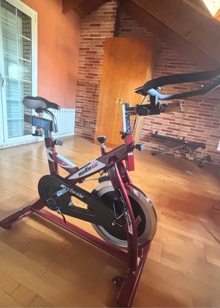 Bicicleta Spinning BH Fitness SB1