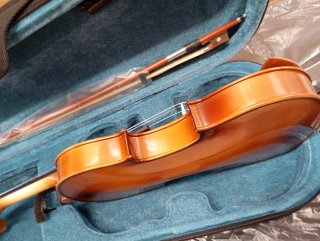 Violín 4/4 Adulto con Estuche, Arco y Resina